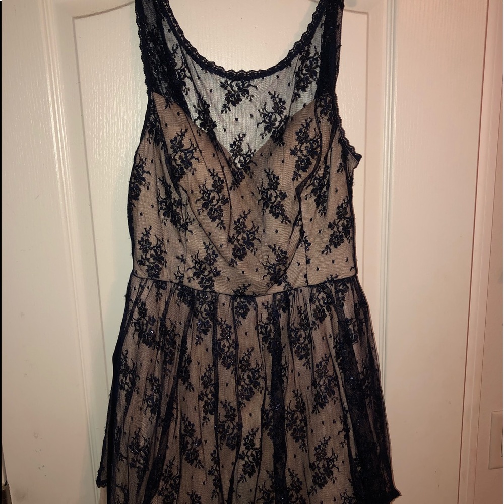 I'm selling this beautiful homecoming dress!